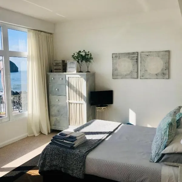A Villa by the Sea Bed & Breakfast，位于Ponta Garça的酒店