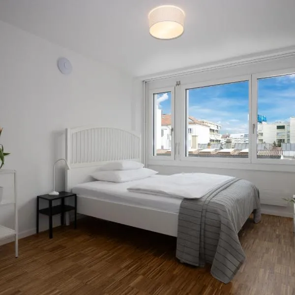 Zürich City Reizendes tiny Studio Albisriederplatz，位于苏黎世的酒店