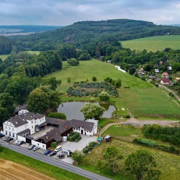 Penzion a Restaurace Bělecký Mlýn，位于Ptení的酒店