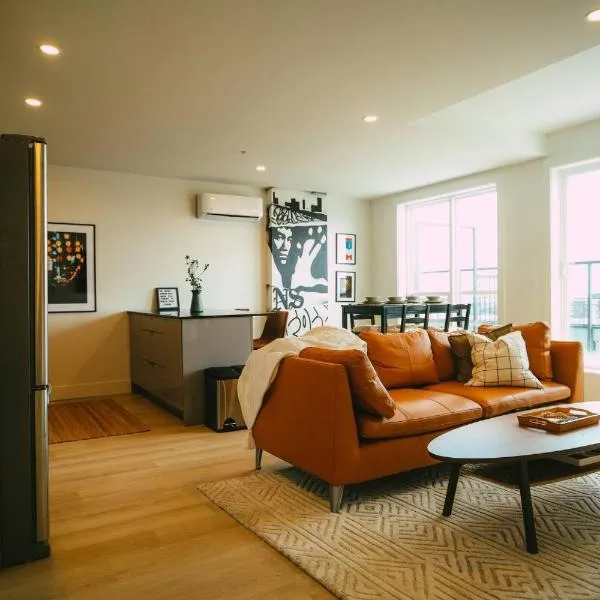 Chic Cozy Retreat - 2BR - Stunning North End Views，位于哈利法克斯的酒店