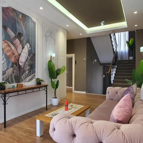 HEIRESS Hotel，位于萨兰达的酒店