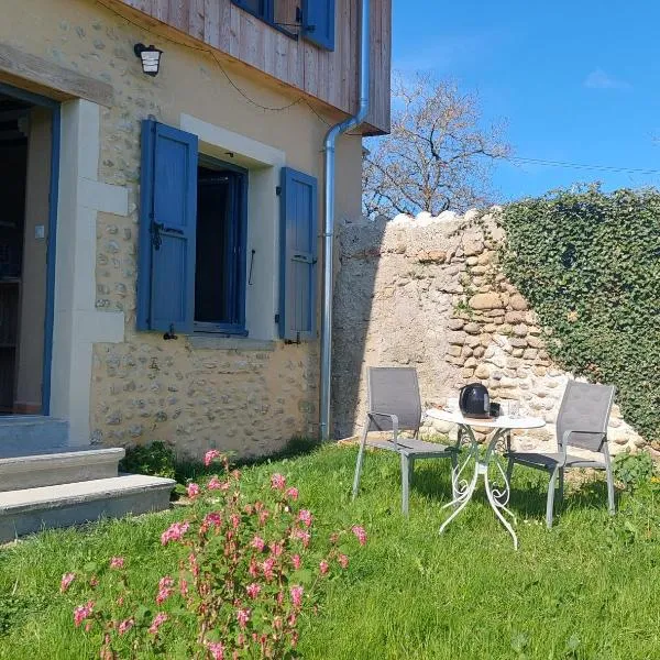 Gîte La Canopée au cœur de la campagne face au Vercors，位于Chantesse的酒店