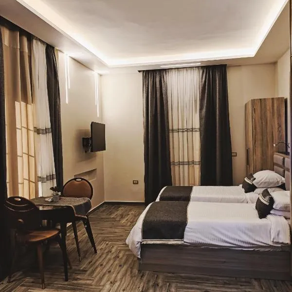 Royal Elegance Room，位于‘Ezbet Sharikât Wardan的酒店