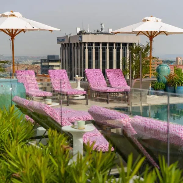 Hotel Pinar Plaza，位于马德里的酒店
