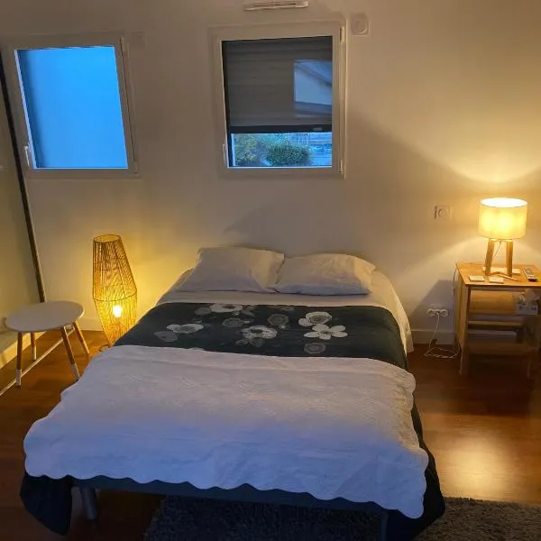 Chambre privé à deux pas de la gare，位于Montauban-de-Bretagne的酒店