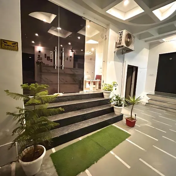 Anya Residency，位于Sūrajpur的酒店