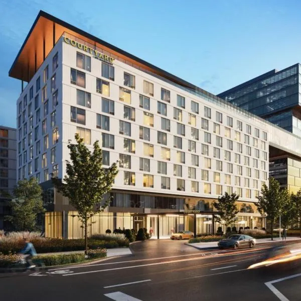 Courtyard by Marriott Montreal Laval，位于拉瓦尔的酒店