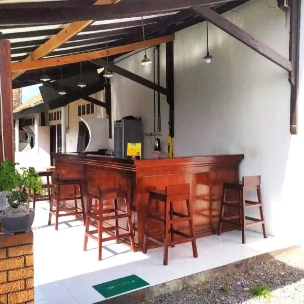 Aipayung Homestay，位于Badas的酒店
