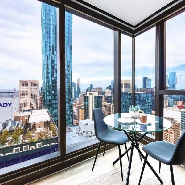 High-rise condo in Melbourne CBD，位于墨尔本的酒店