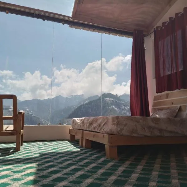 Stargazing Glass Lodge Himachal Pradesh Thachi，位于Kotla的酒店