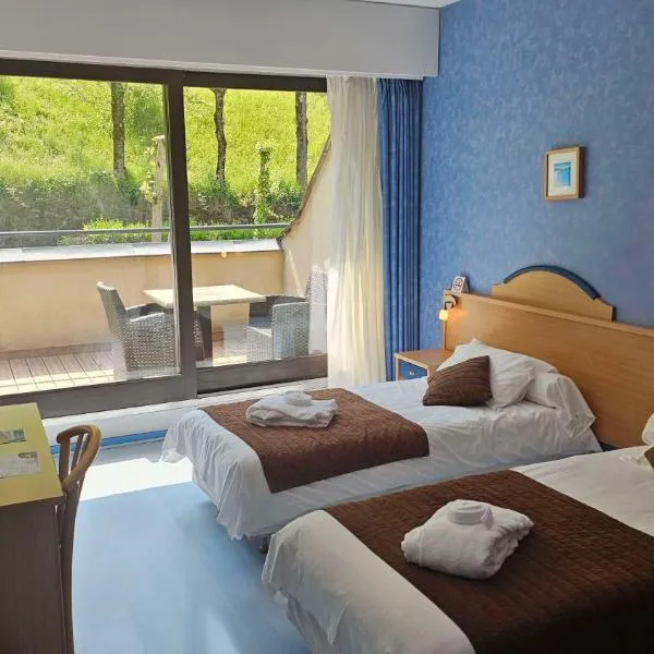 杜班布里特酒店，位于Lavastrie的酒店