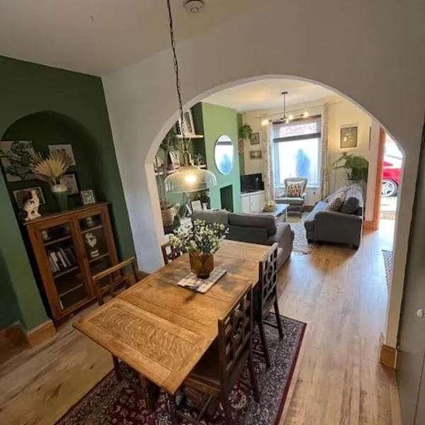 2 Just the Splott Sleeps 6 8mins to Stadium，位于卡迪夫的酒店