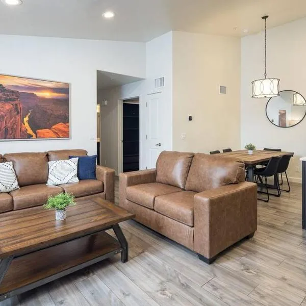 6K Top Floor Moab RedCliff Condo, POOL & HOT TUB，位于摩押的酒店