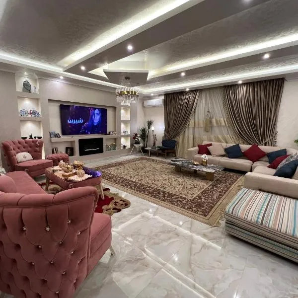 Luxurious apartment，位于New cairo的酒店