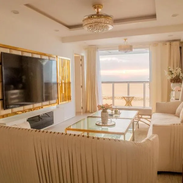 Beachfront Seaview Apartment，位于胡鲁马累的酒店