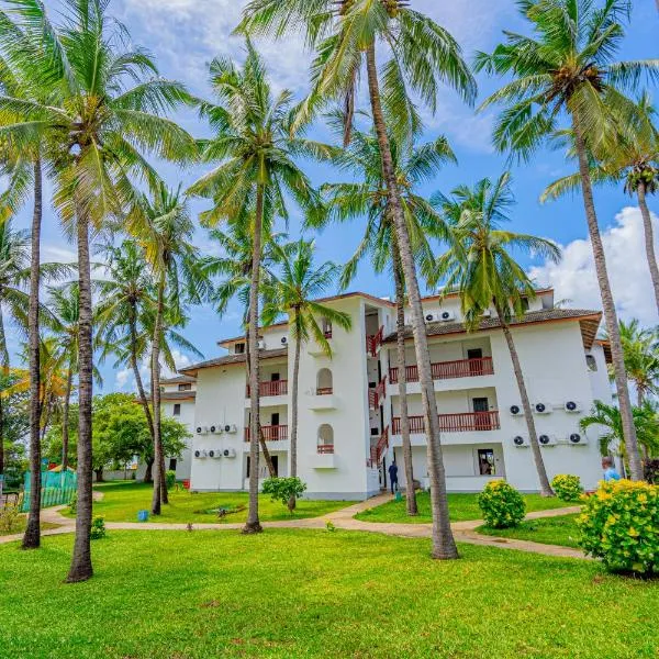 PrideInn Flamingo Beach Resort & Spa Mombasa，位于蒙巴萨的酒店