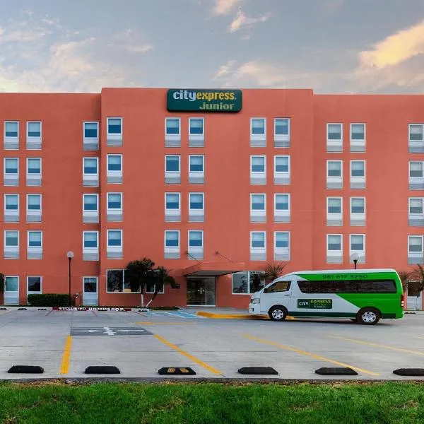 City Express Junior by Marriott Tuxtla Gutierrez Poliforum，位于图斯特拉古铁雷斯的酒店