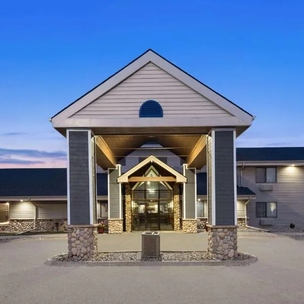 AmericInn by Wyndham Stuart，位于Stuart的酒店