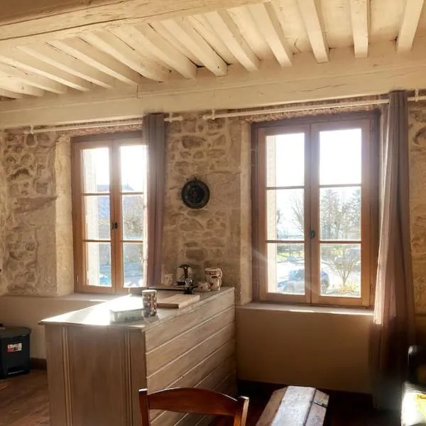 Le nid du coq d'or location appartement，位于Mont-Saint-Vincent的酒店
