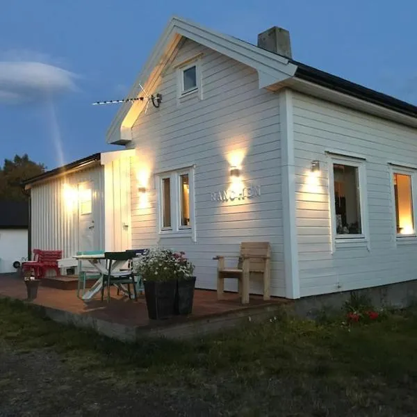 Bestemors hus ca 3mil utenfor Sortland Sent，位于苏特兰的酒店