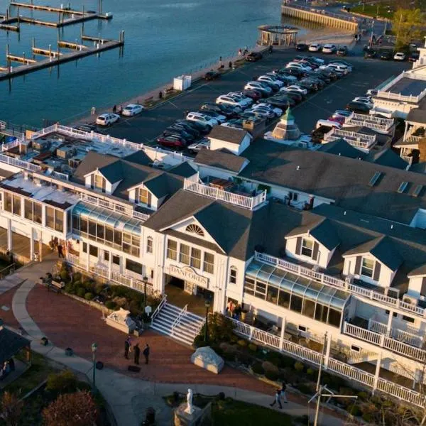 丹福德斯酒店及码头，位于Rocky Point的酒店