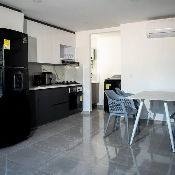 Apartamento frente al CC Viva Envigado，位于恩维加多的酒店