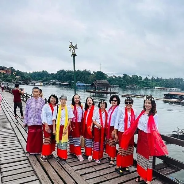 Baan Dongsak River view，位于Ban Doeng Khu Thu的酒店