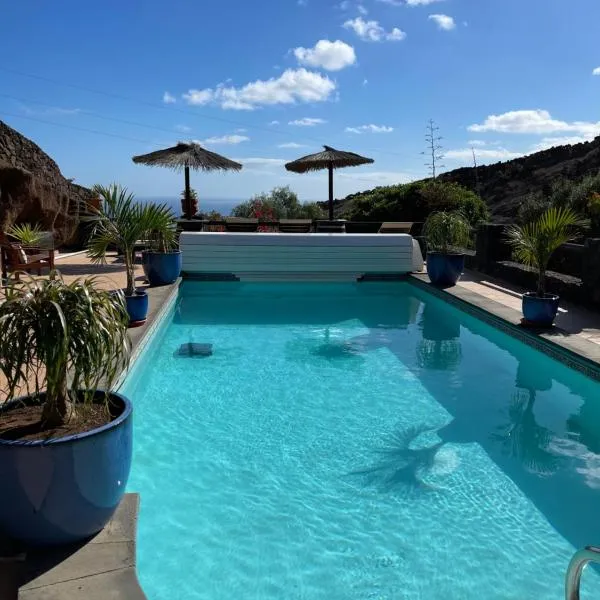 Castillo Lanzarote Villa Winni - Luxury Villa - Pet friendly with heated Pool，位于阿索马达的酒店