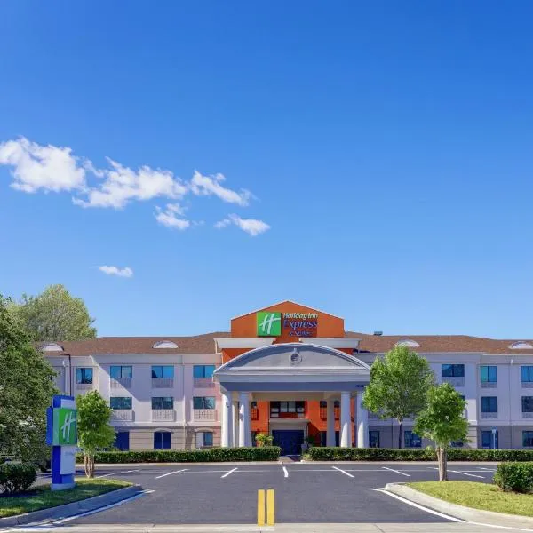 Holiday Inn Express Hotel & Suites Jacksonville - Mayport / Beach, an IHG Hotel，位于大西洋滩的酒店