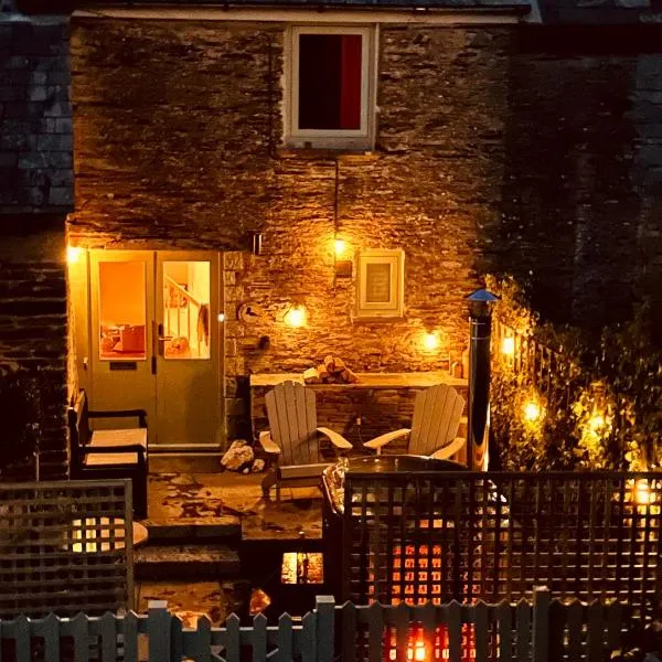 The Roundhouse Tregonce, Padstow, near the sea，位于St. Issey的酒店