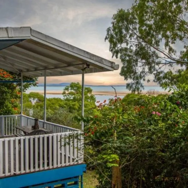 Sunset Villa - Charming, Pet-Friendly Studio-Style Retreat with Fantastic View in Historic 1770，位于1770镇的酒店