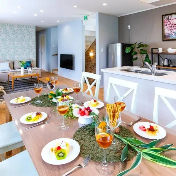 ＼ビーチ×BBQ／沖縄での贅沢リゾートライフをお約束　遊び心をくすぐるキッズルームでお子様も大満足，位于Maeda的酒店