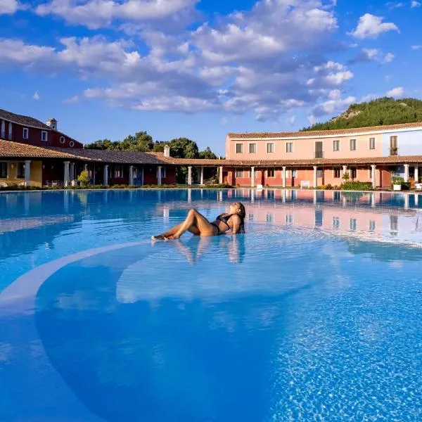 ECO HOTEL ORLANDO Sardegna，位于Gàiro SantʼElena的酒店