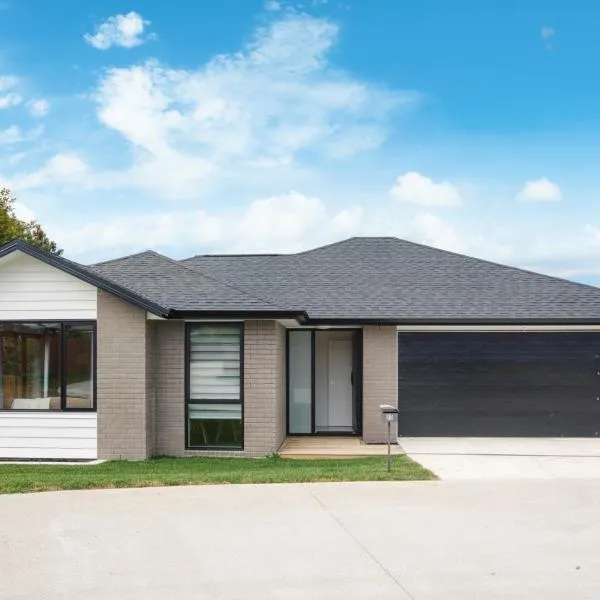 Stylish 4 Bedroom house Brand New in Rotorua，位于罗托鲁瓦的酒店