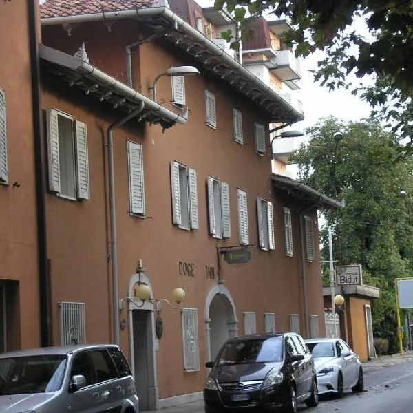 道奇旅馆，位于Papariano的酒店