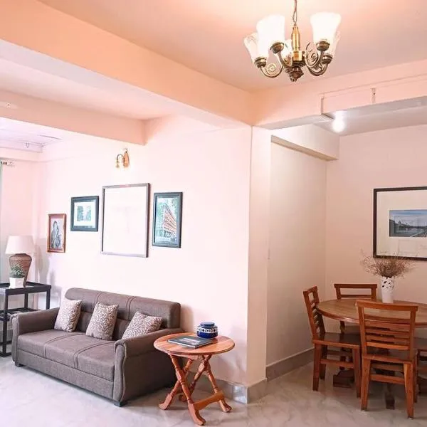 Two Rooms- Mountain View Apartment with Wi-Fi，位于Kohīma的酒店