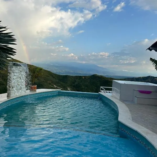 Lago Calima-Villa la Estrella，位于Yotoco的酒店
