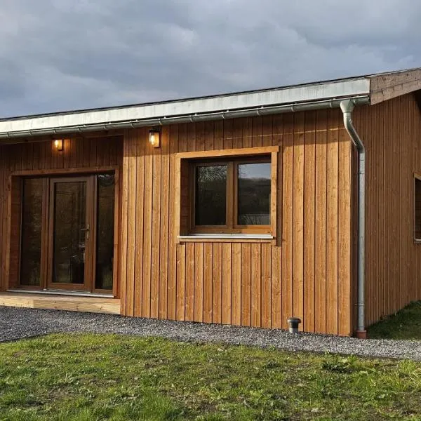 Chalet Istres des Ardennes，位于Fromelennes的酒店