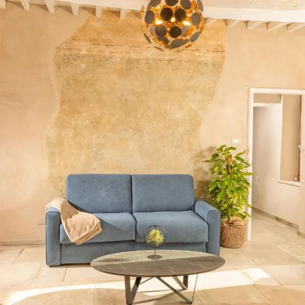 Palazzo Falcinelli Luxury Room in Montepulciano Center with Air Conditioning and Elevator，位于蒙特普齐亚诺的酒店