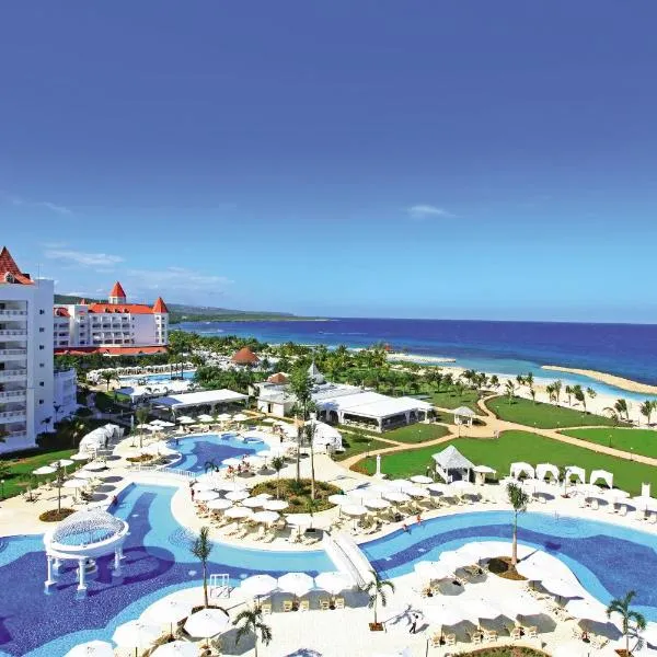 Bahia Principe Luxury Runaway Bay - Adults Only All Inclusive，位于拉纳韦贝的酒店