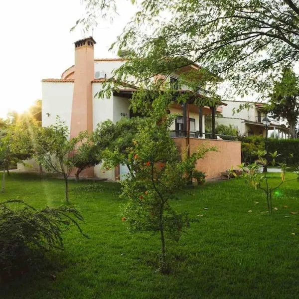 Litochoro Achilleas & Chara's Summer House，位于里托楚伦的酒店