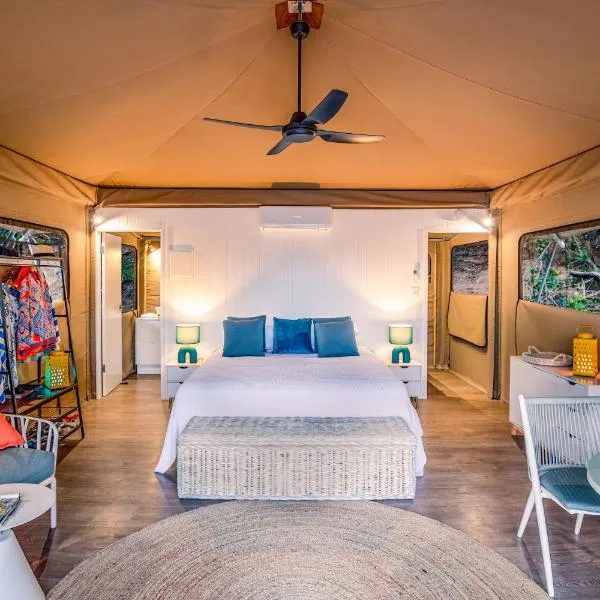 Deluxe King Safari Tent 2，位于耐莉湾的酒店