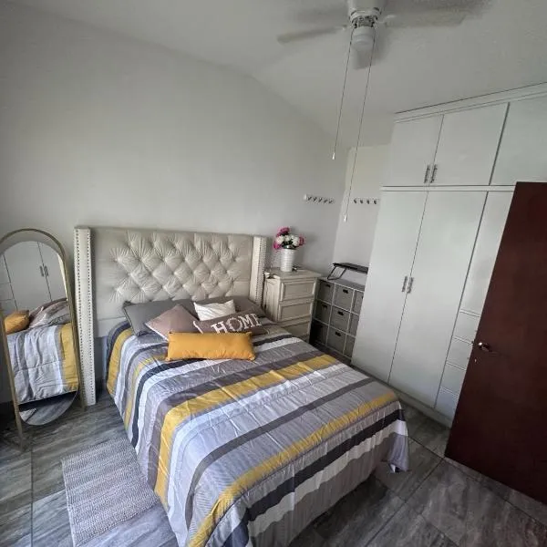 Tamarindos Loft and Bedrooms，位于San Pedro的酒店