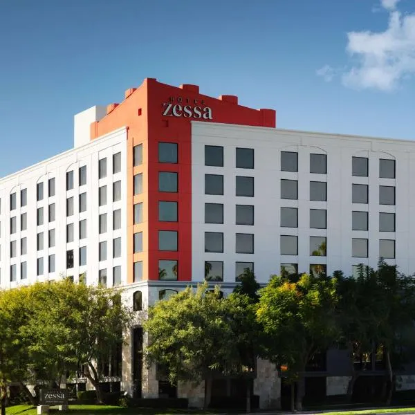 Hotel Zessa Orange County Airport, a DoubleTree by Hilton，位于圣安娜的酒店