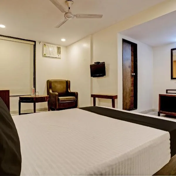 Super OYO Flagship Hotel Golden Nest，位于达哈努的酒店