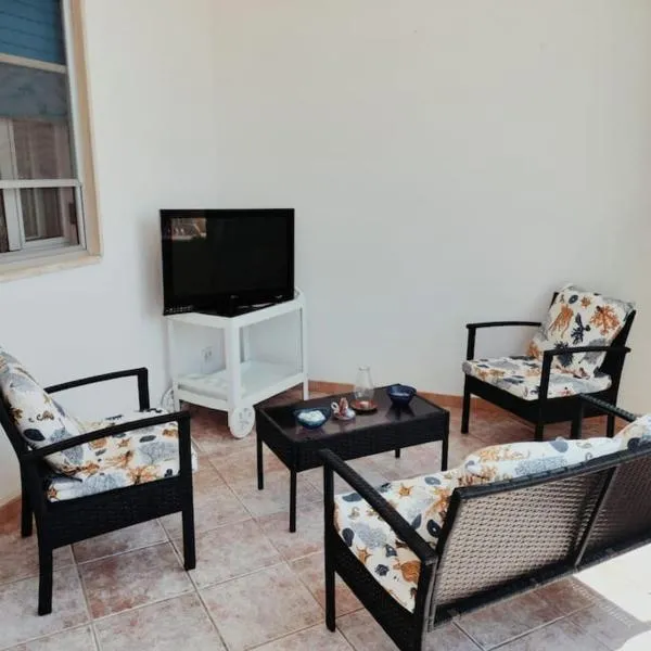 Villetta a 100 metri dal mare,位于Lendinuso的酒店