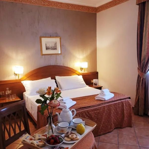 斯夸尔西亚雷里酒店，位于格罗塔费拉塔的酒店
