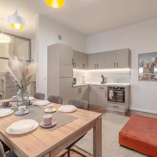 Apartament Ultra-Central Premium cu Parcare Gratuita pe Malul Crisului，位于奥拉迪亚的酒店