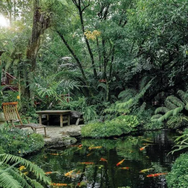 At home，位于三帕兰的酒店