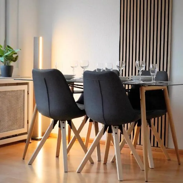Modern 2.5 Bedroom Duplex Apartment near Messe, Airport, Arena,位于杜塞尔多夫的酒店